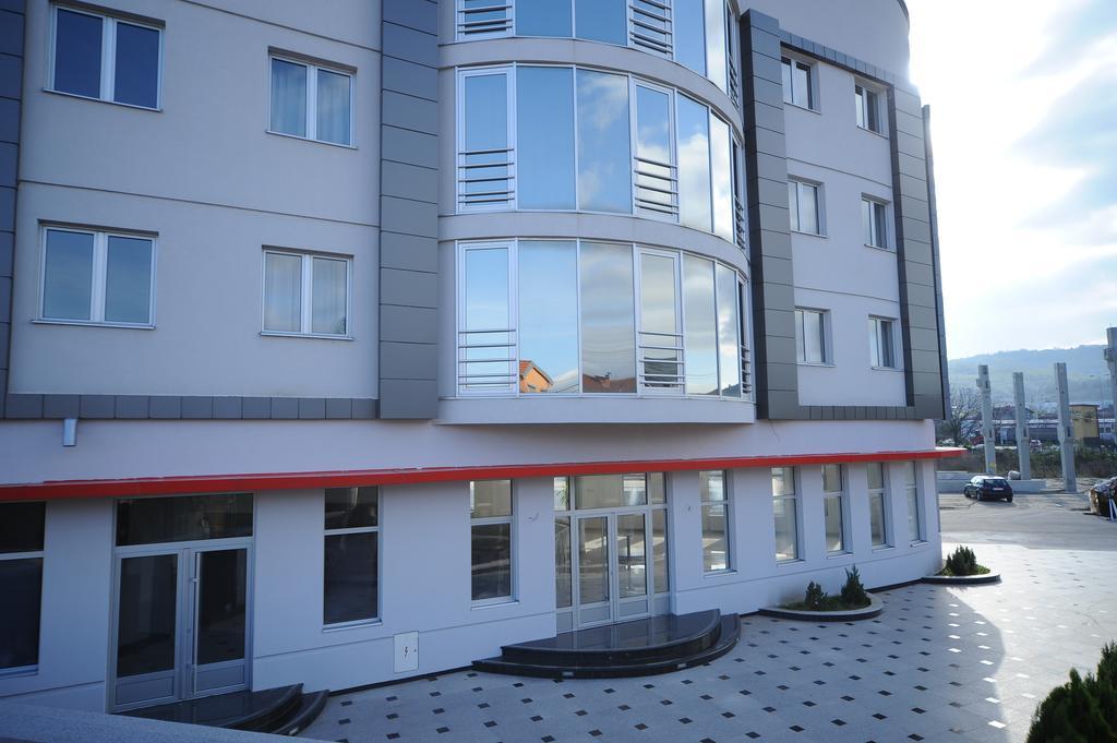 Garni Uni Elita Lux Hotel Ni Eksteriør bilde