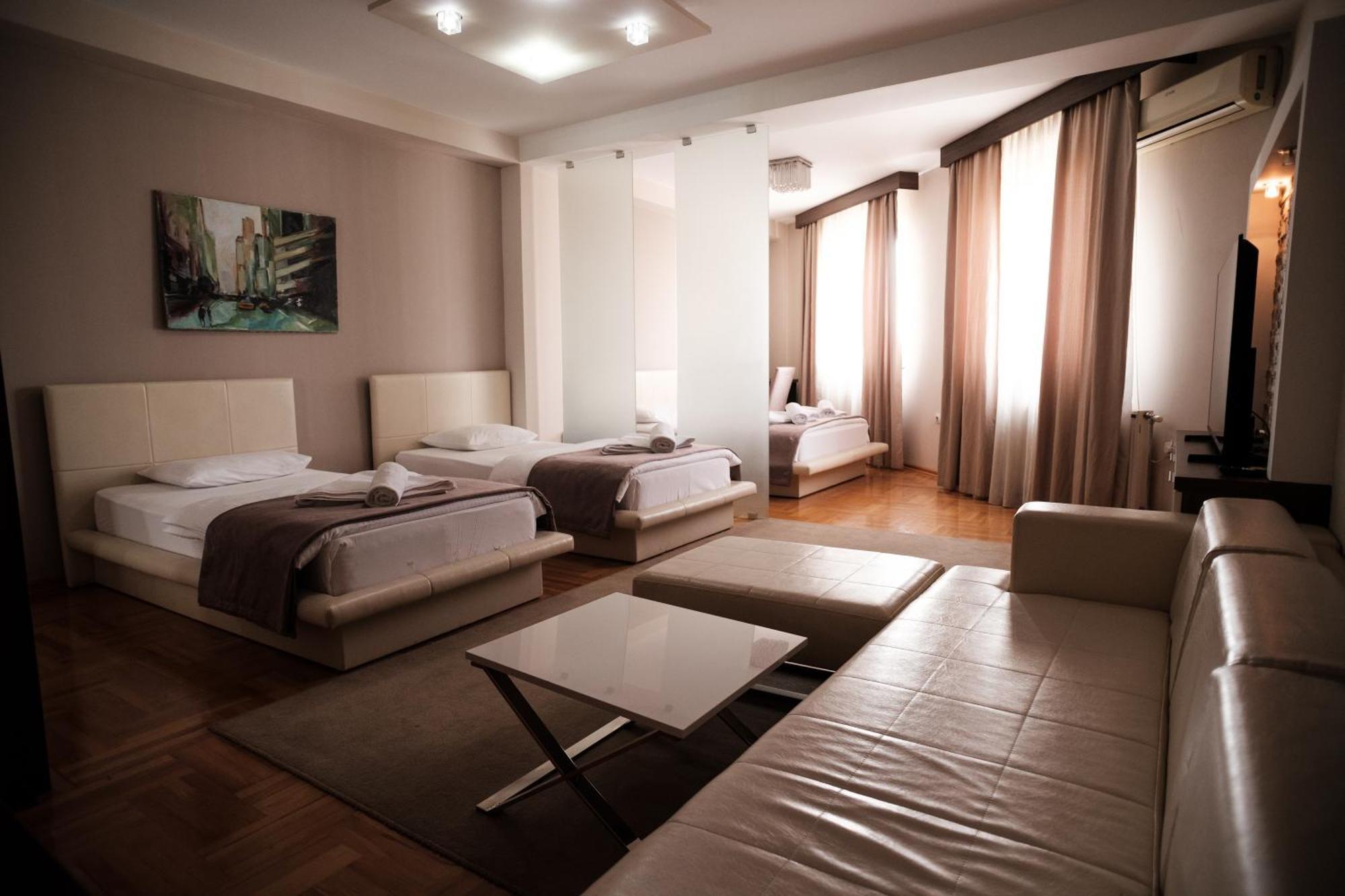 Garni Uni Elita Lux Hotel Ni Eksteriør bilde