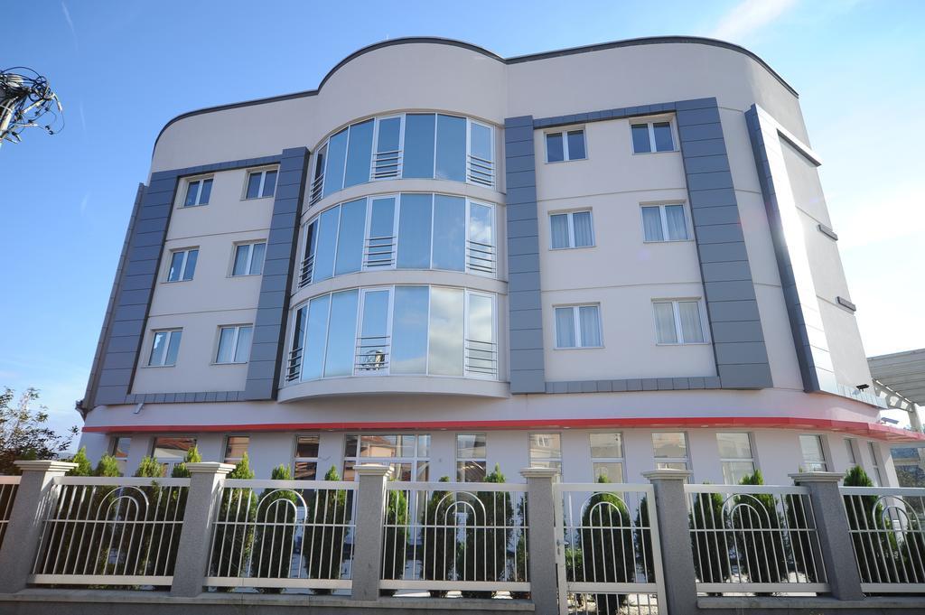 Garni Uni Elita Lux Hotel Ni Eksteriør bilde