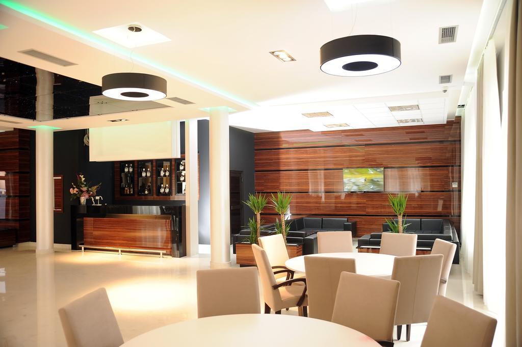 Garni Uni Elita Lux Hotel Ni Eksteriør bilde