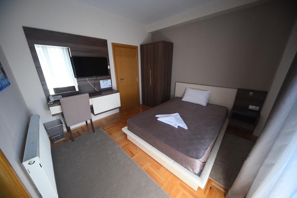 Garni Uni Elita Lux Hotel Ni Eksteriør bilde