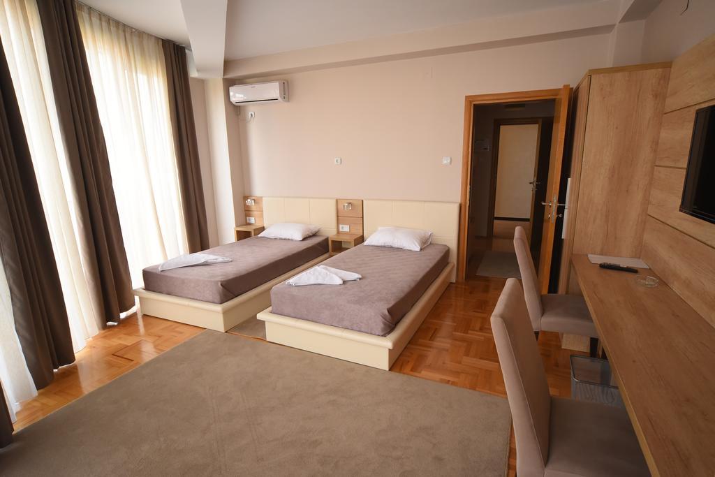 Garni Uni Elita Lux Hotel Ni Eksteriør bilde