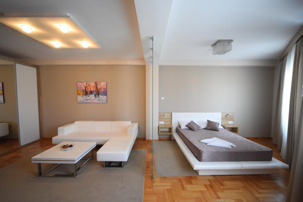 Garni Uni Elita Lux Hotel Ni Eksteriør bilde