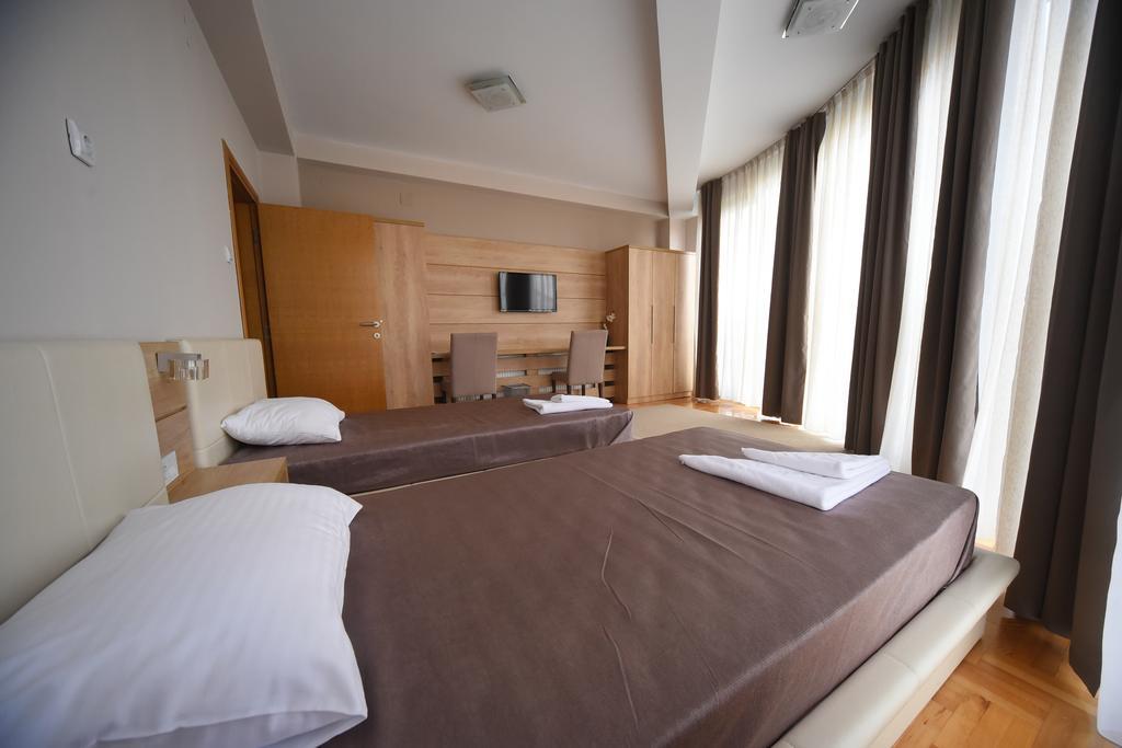 Garni Uni Elita Lux Hotel Ni Eksteriør bilde
