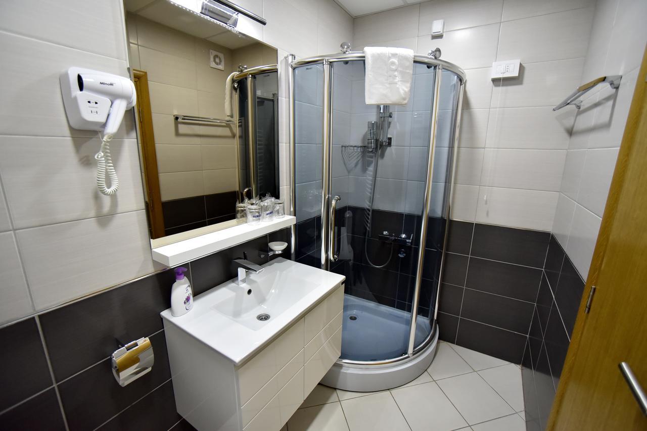 Garni Uni Elita Lux Hotel Ni Eksteriør bilde